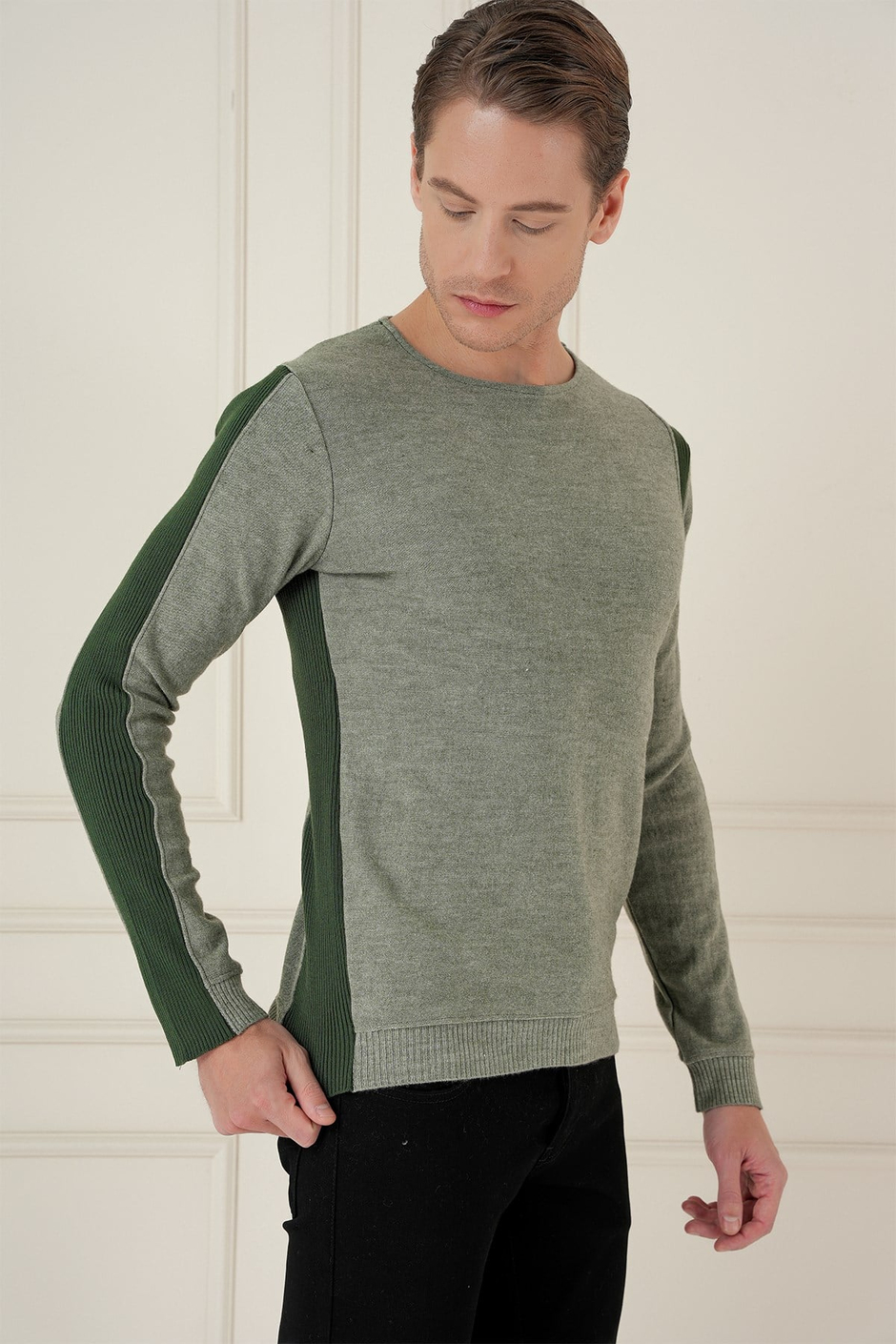 Slim Fit Yandan Ribana Modelli Haki Bisiklet Yaka Triko Kazak TR 871