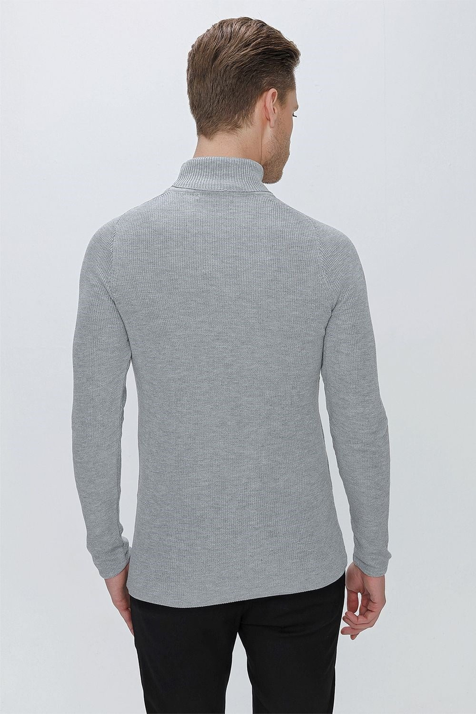 TR 852 Slim Fit Gri Klasik Triko
