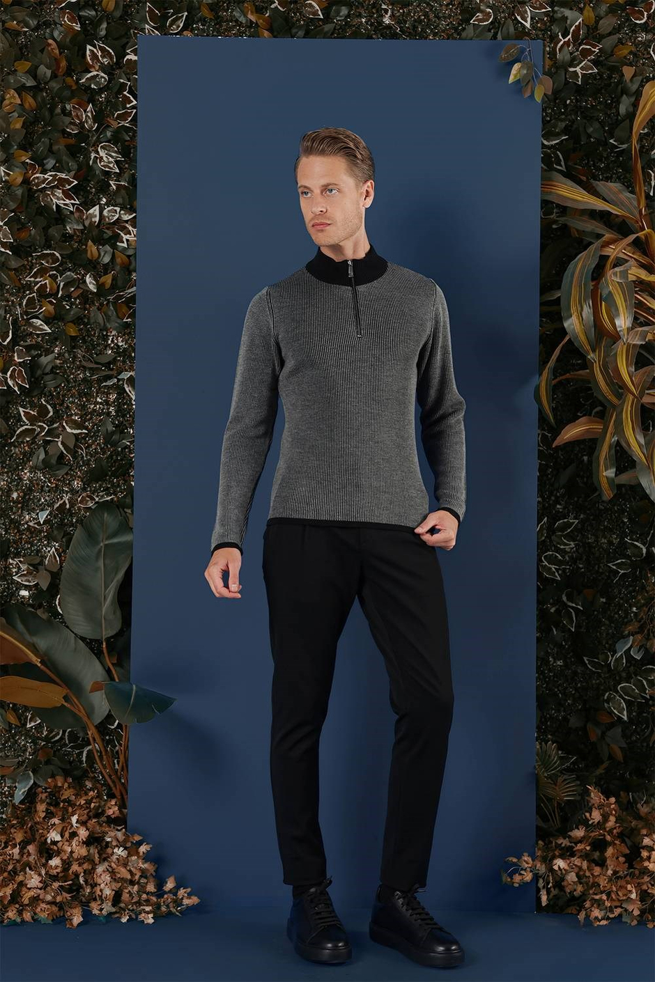 TR 859 Slim Fit Siyah Klasik Triko