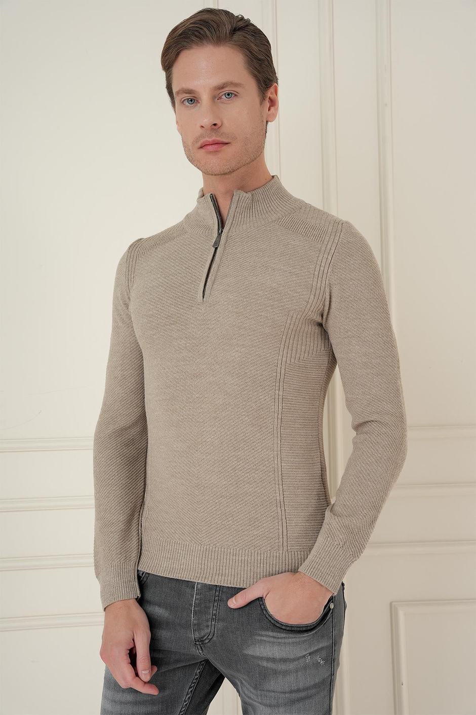 Slim Fit Dokuma Desenli Fermuarlı Yarım Balıkçı Yünlü Vizon Triko Kazak TR 893