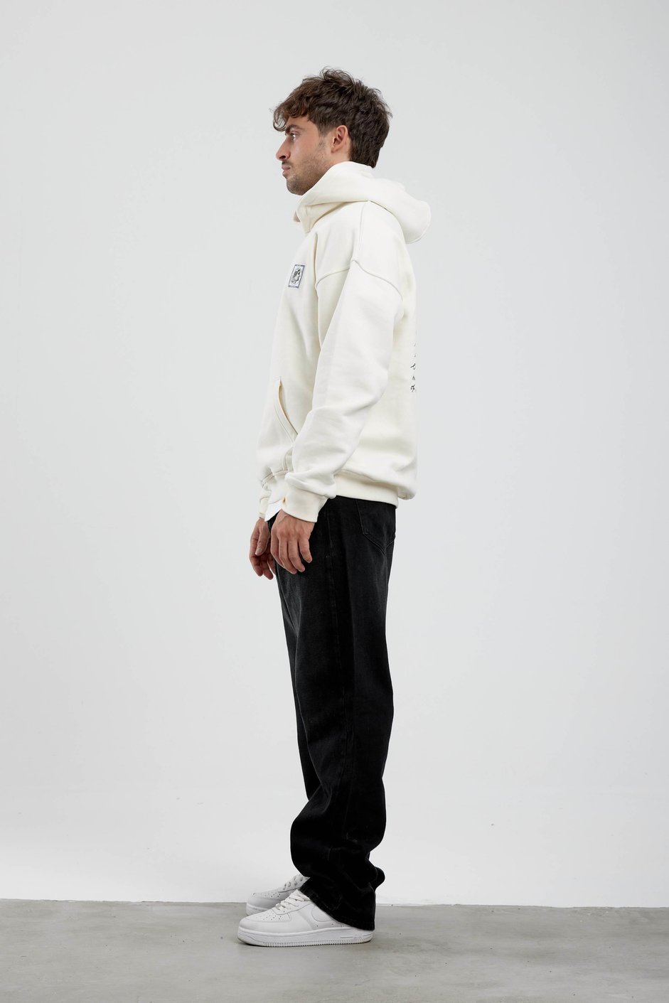 Arkası El Yazılı Ekru Kapüşonlu Sweatshirt