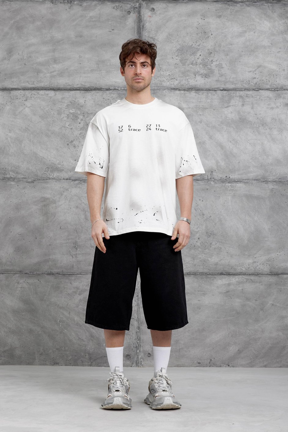 Beyaz Arka Hydrion Yazılı Oversize Tshirt