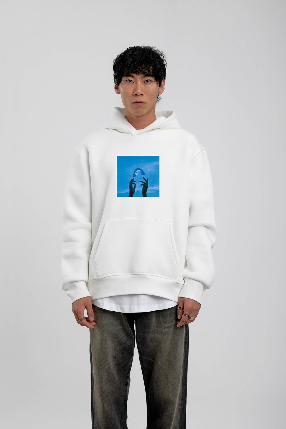 Beyaz El Baskılı Kapüşonlu Sweatshirt