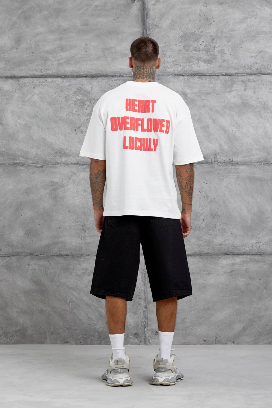 Beyaz Kalp Küpür Baskılı Oversize Tshirt
