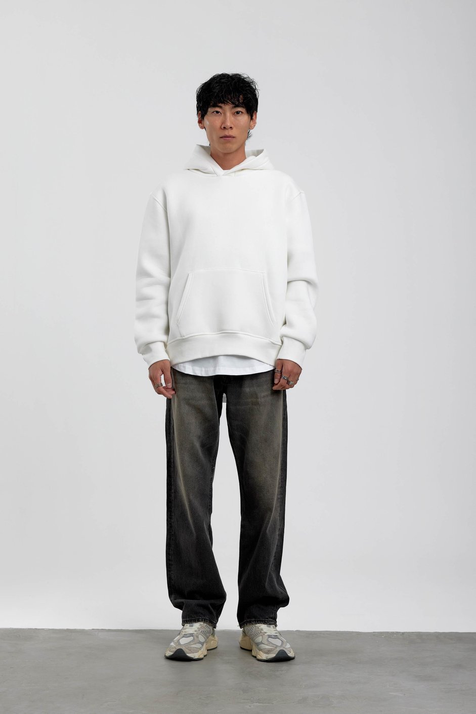 Beyaz Kapüşonlu Basic Şardonlu Sweatshirt