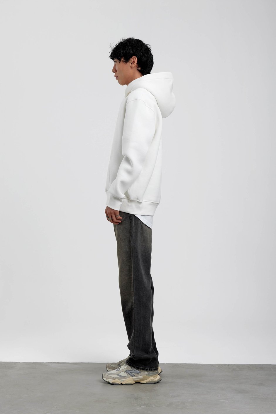 Beyaz Kapüşonlu Basic Şardonlu Sweatshirt