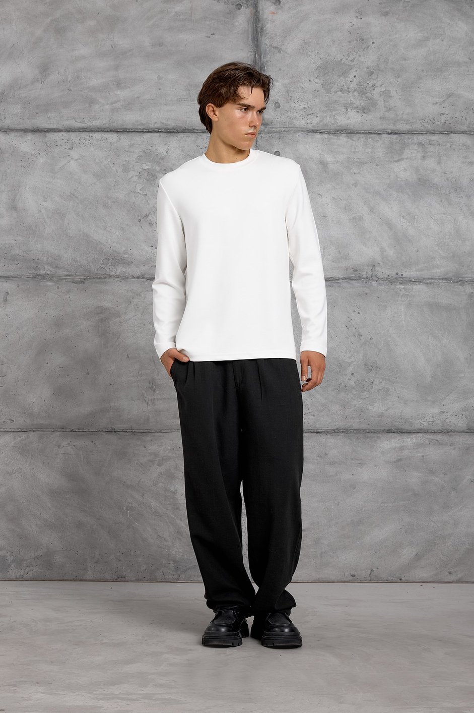 Beyaz UZUN KOLLU OYSHO KUMAŞ SWEATSHIRT