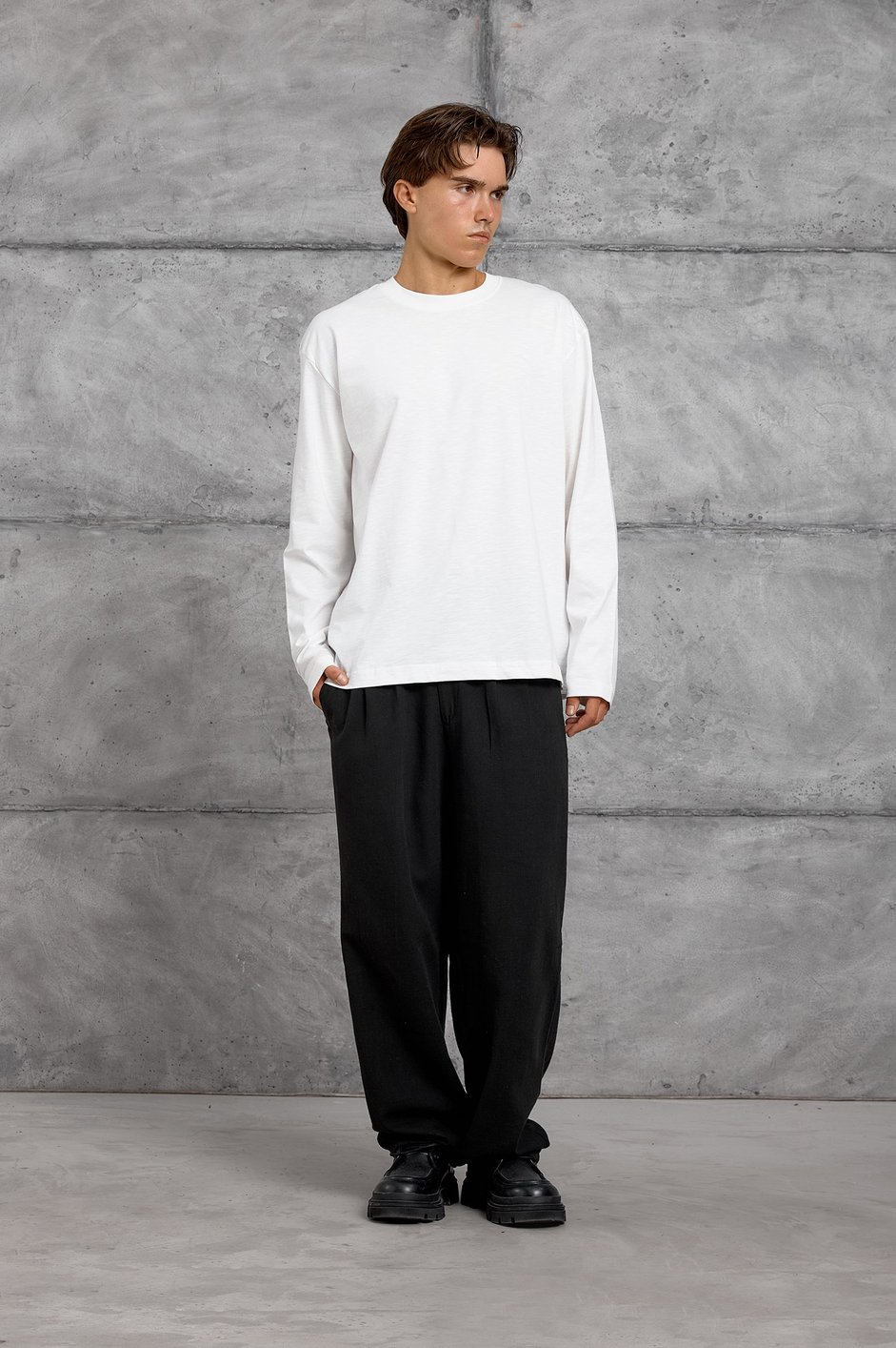 Beyaz UZUN KOLLU SWEATSHIRT