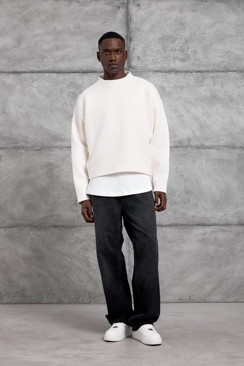 Ekru Beyaz ARKA DETAY OVERSIZE SWEATSHIRT