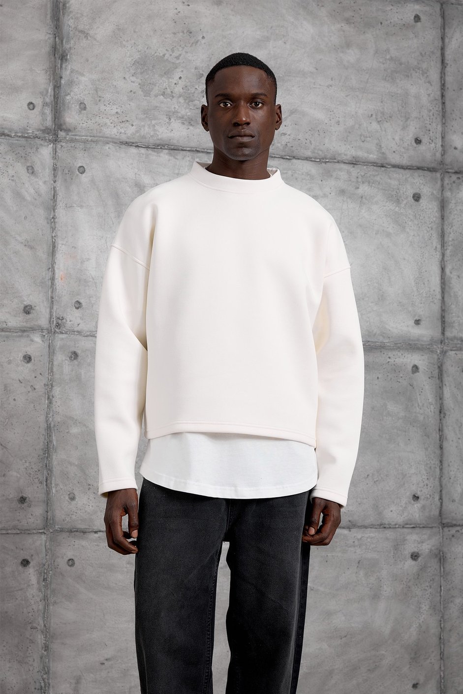 Ekru Beyaz ARKA DETAY OVERSIZE SWEATSHIRT