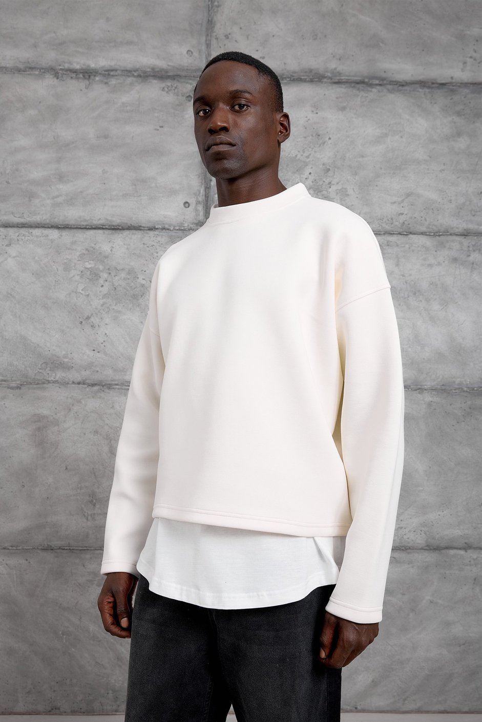 Ekru Beyaz ARKA DETAY OVERSIZE SWEATSHIRT