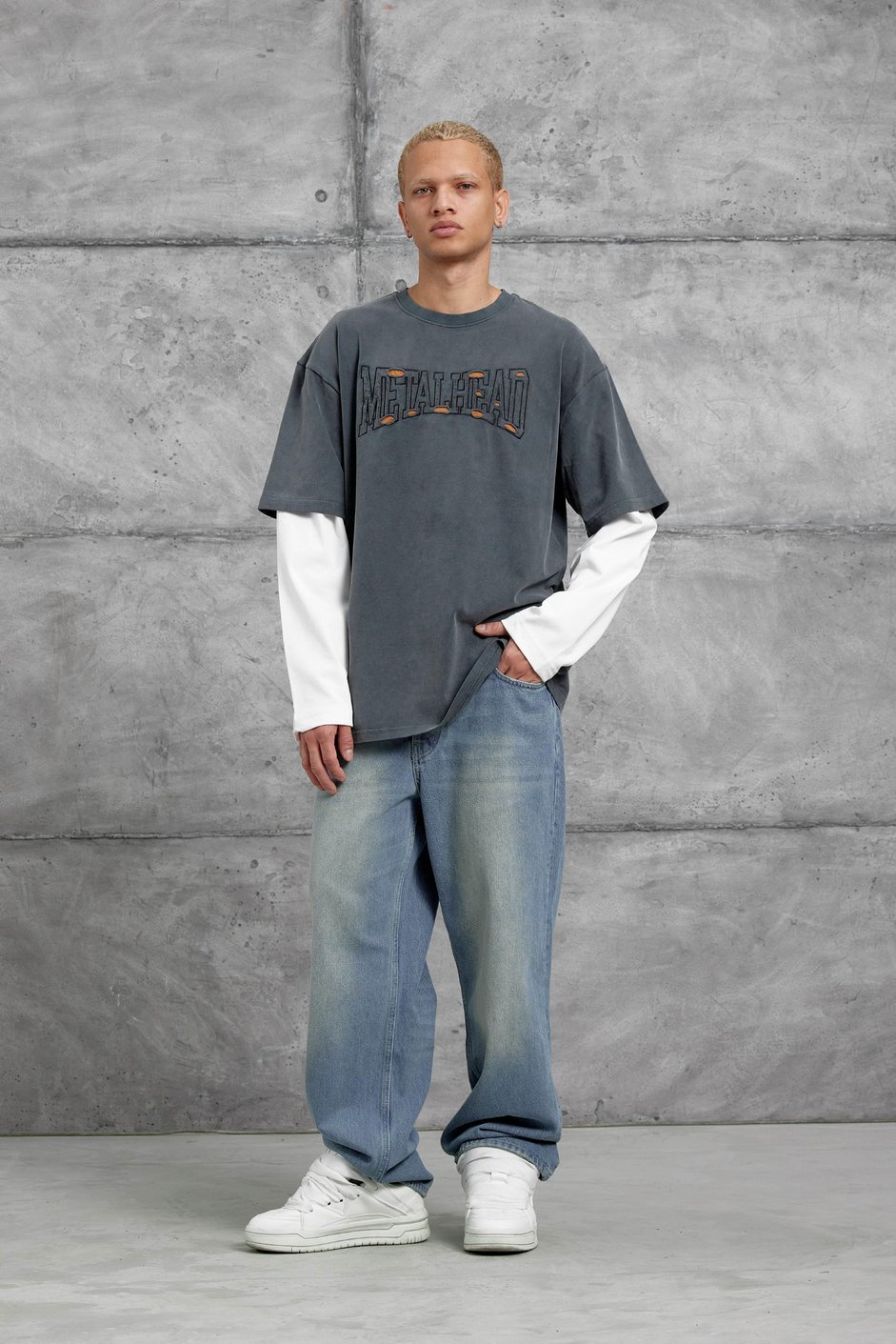 Füme METALHEAD BASKILI PARÇA KOLLU SWEATSHIRT