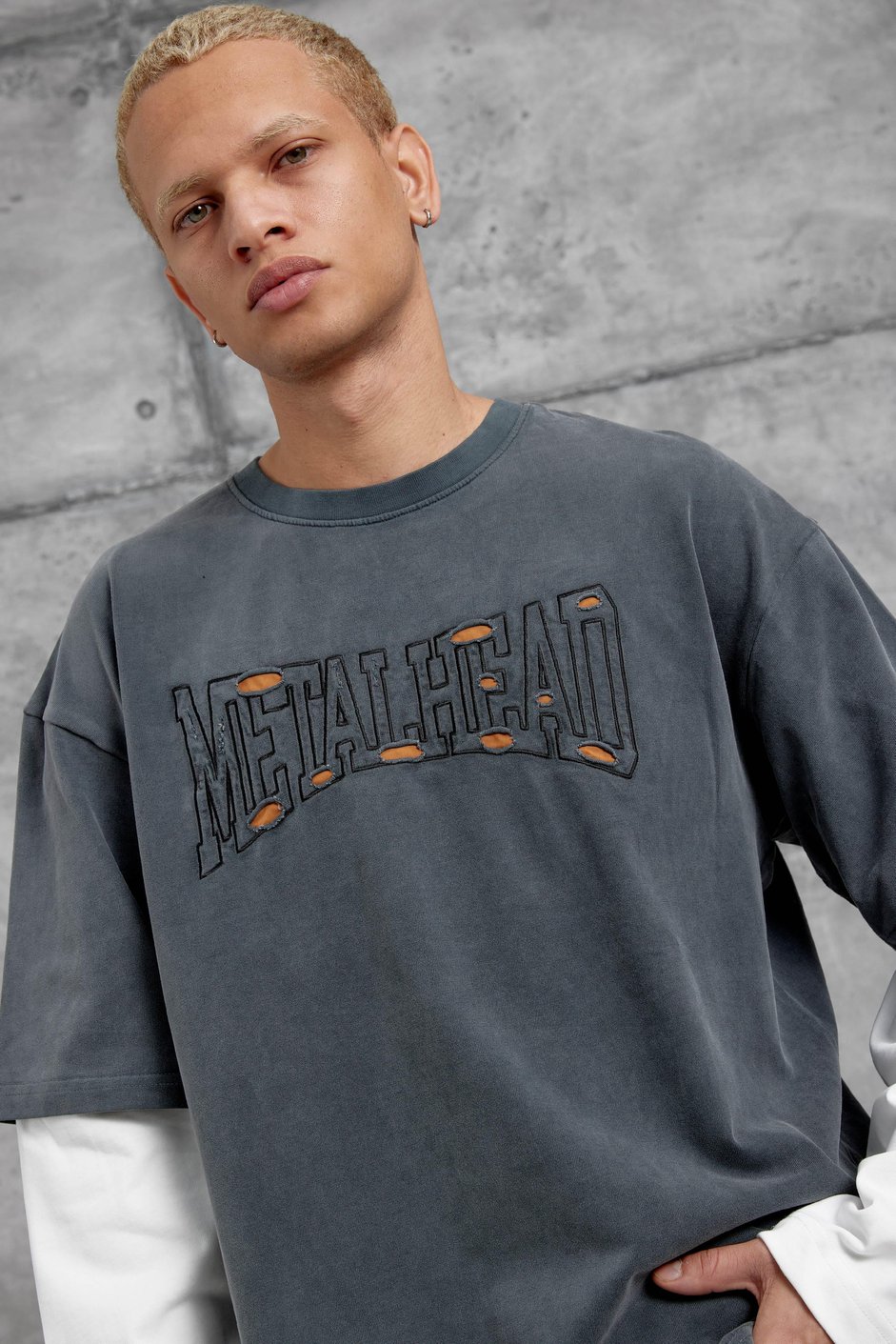 Füme METALHEAD BASKILI PARÇA KOLLU SWEATSHIRT