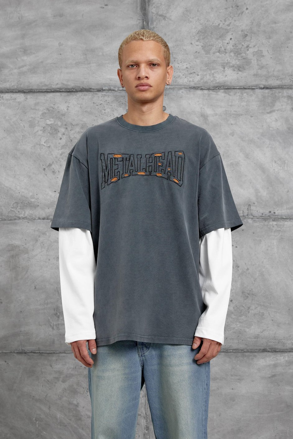 Füme METALHEAD BASKILI PARÇA KOLLU SWEATSHIRT