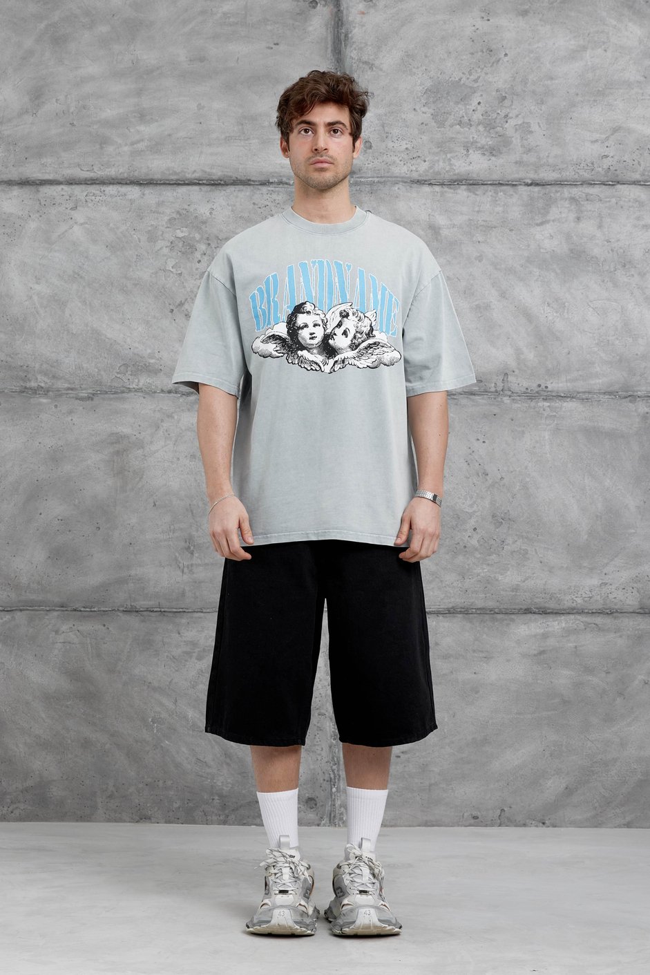 Gri Brandname Yazılı Yıkamalı Oversize Tshirt
