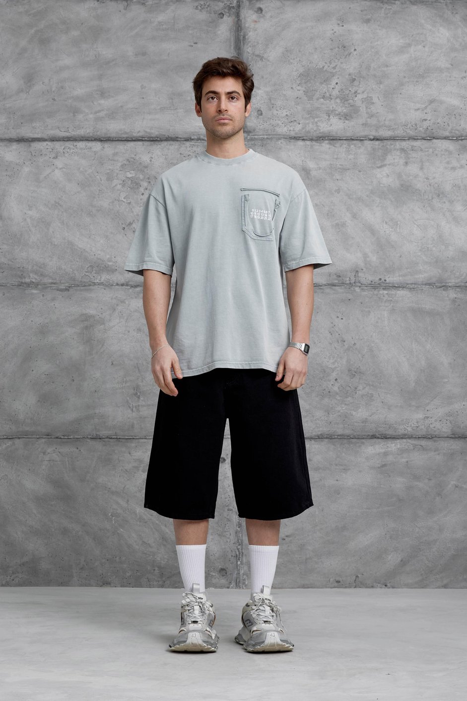 Gri Cepte Rakam Detaylı Yıkamalı Oversize Tshirt