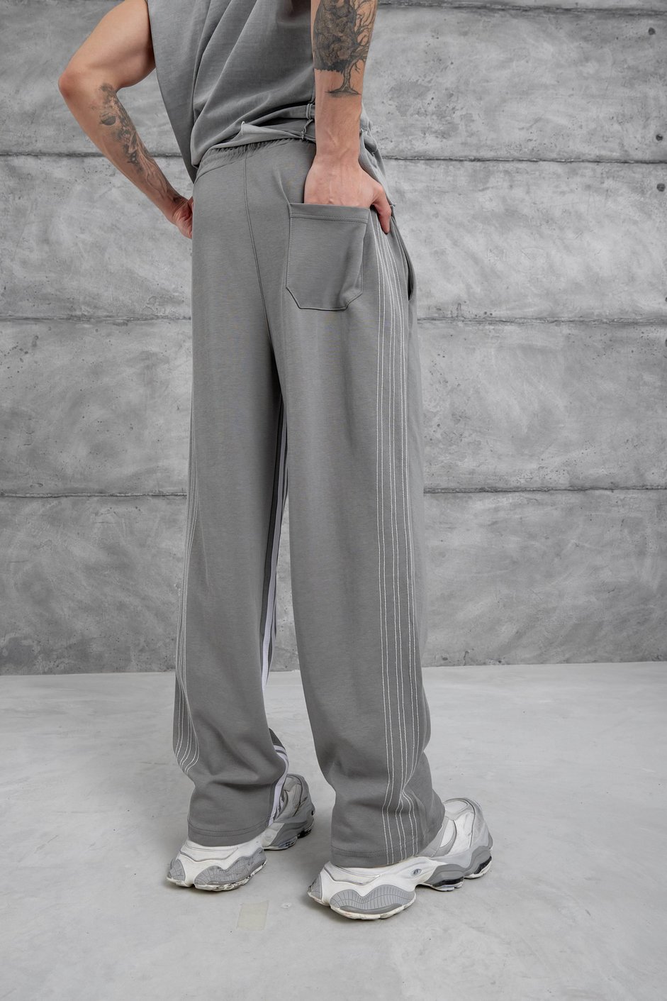 Gri Dikiş Detaylı Baggy Eşofman Altı