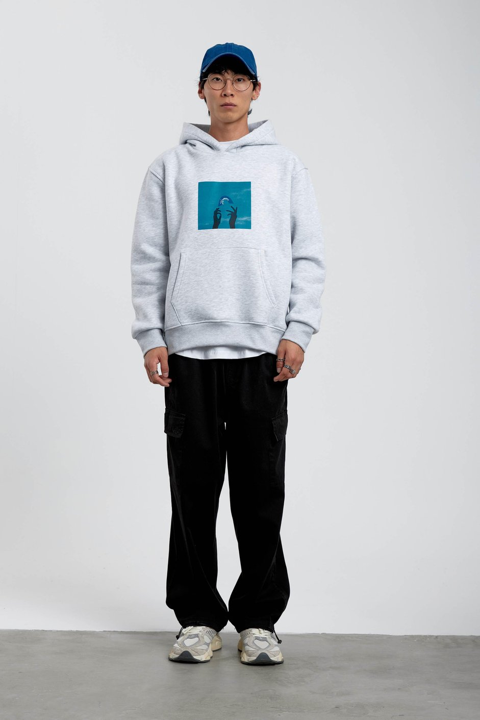 Gri El Baskılı Kapüşonlu Sweatshirt