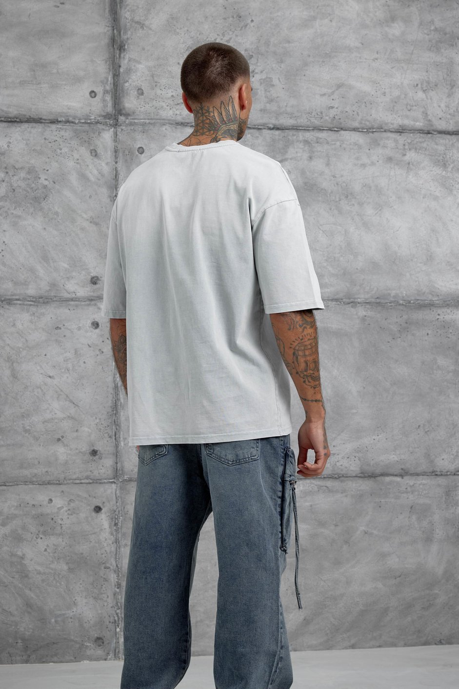 Gri İşaretli Yazı Baskılı Yıkamalı Oversize Tshirt