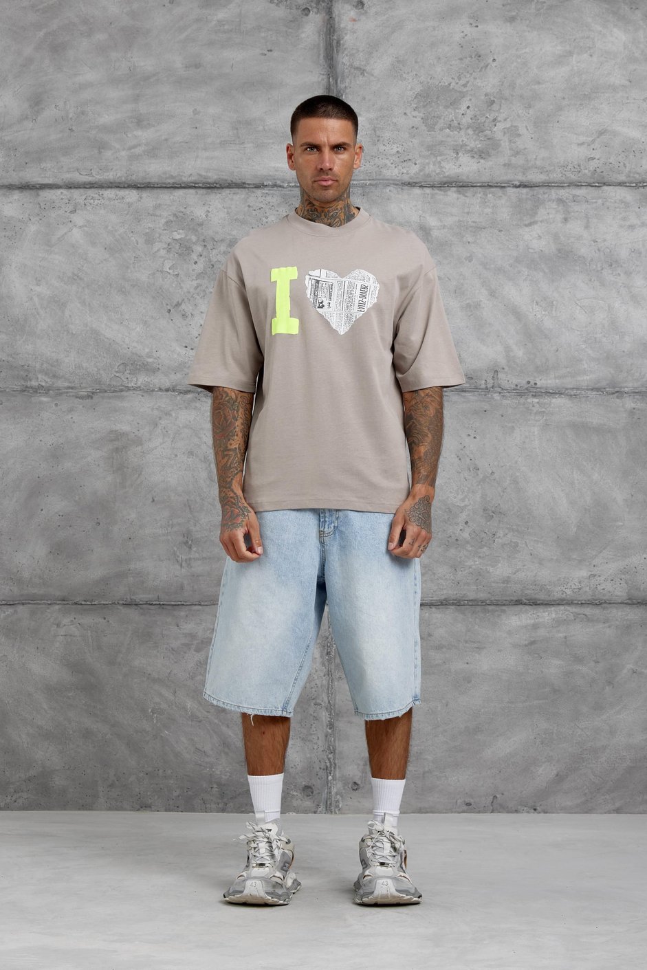 Kahverengi Kalp Küpür Baskılı Oversize Tshirt