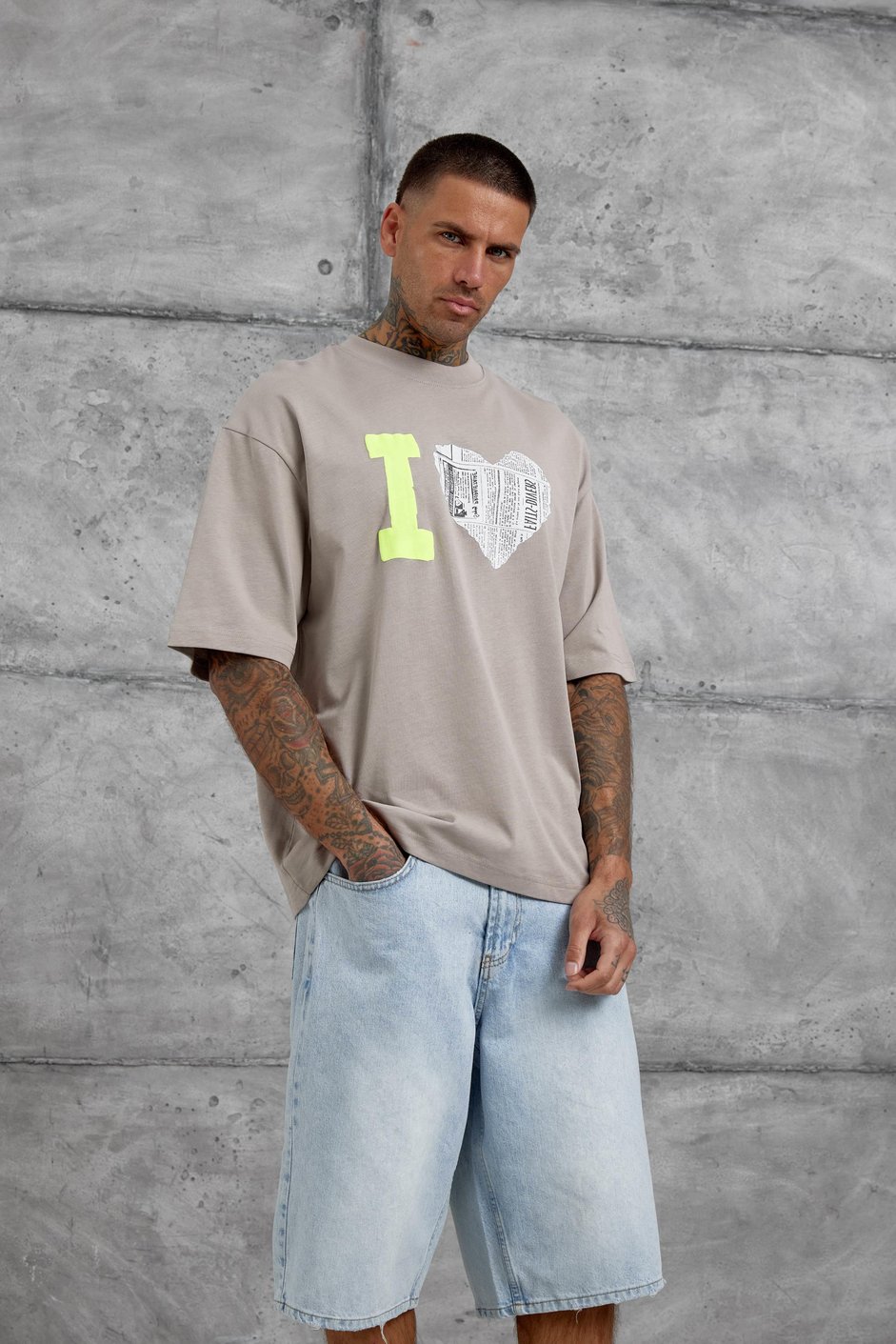 Kahverengi Kalp Küpür Baskılı Oversize Tshirt