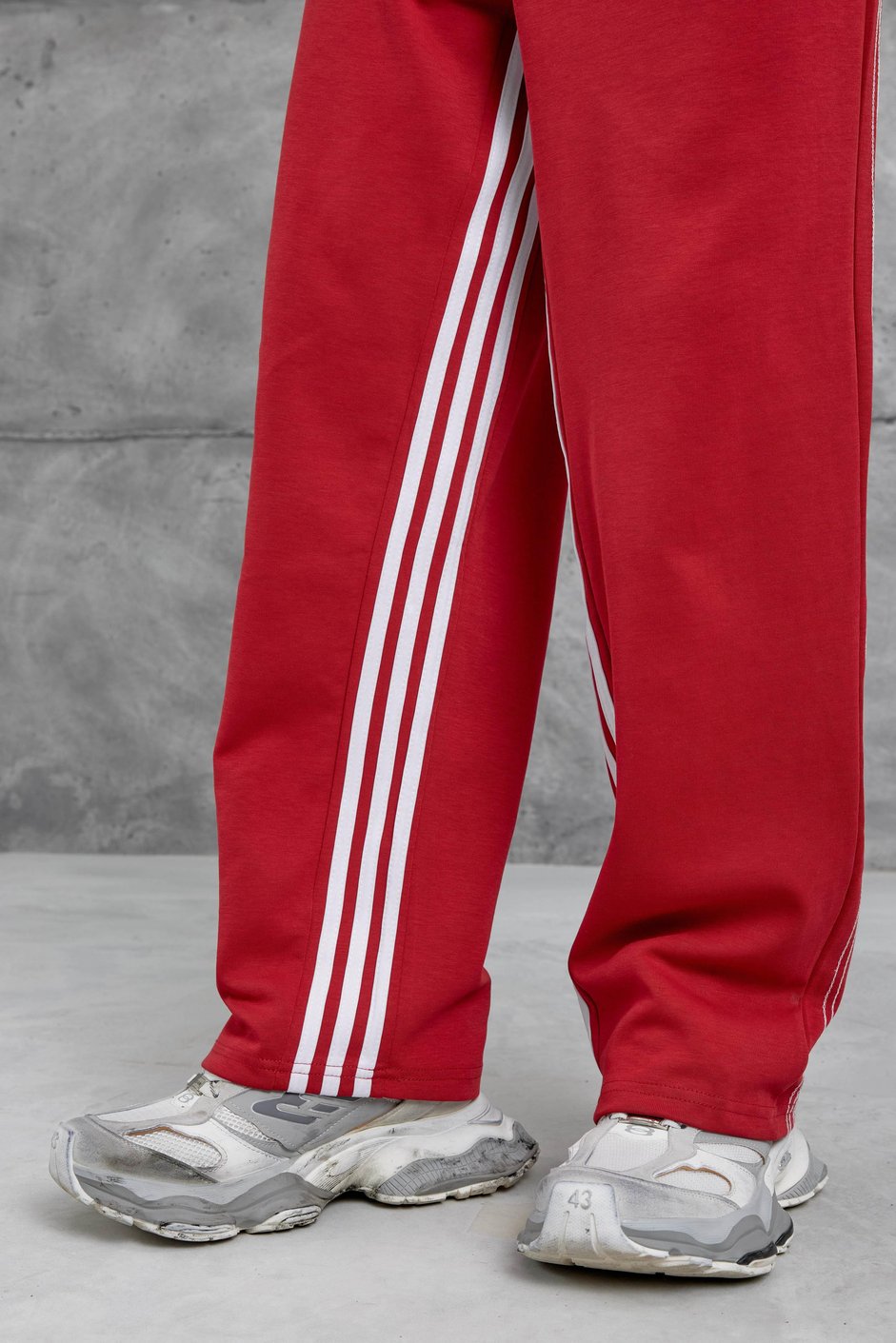 Kırmızı Dikiş Detaylı Baggy Eşofman Altı
