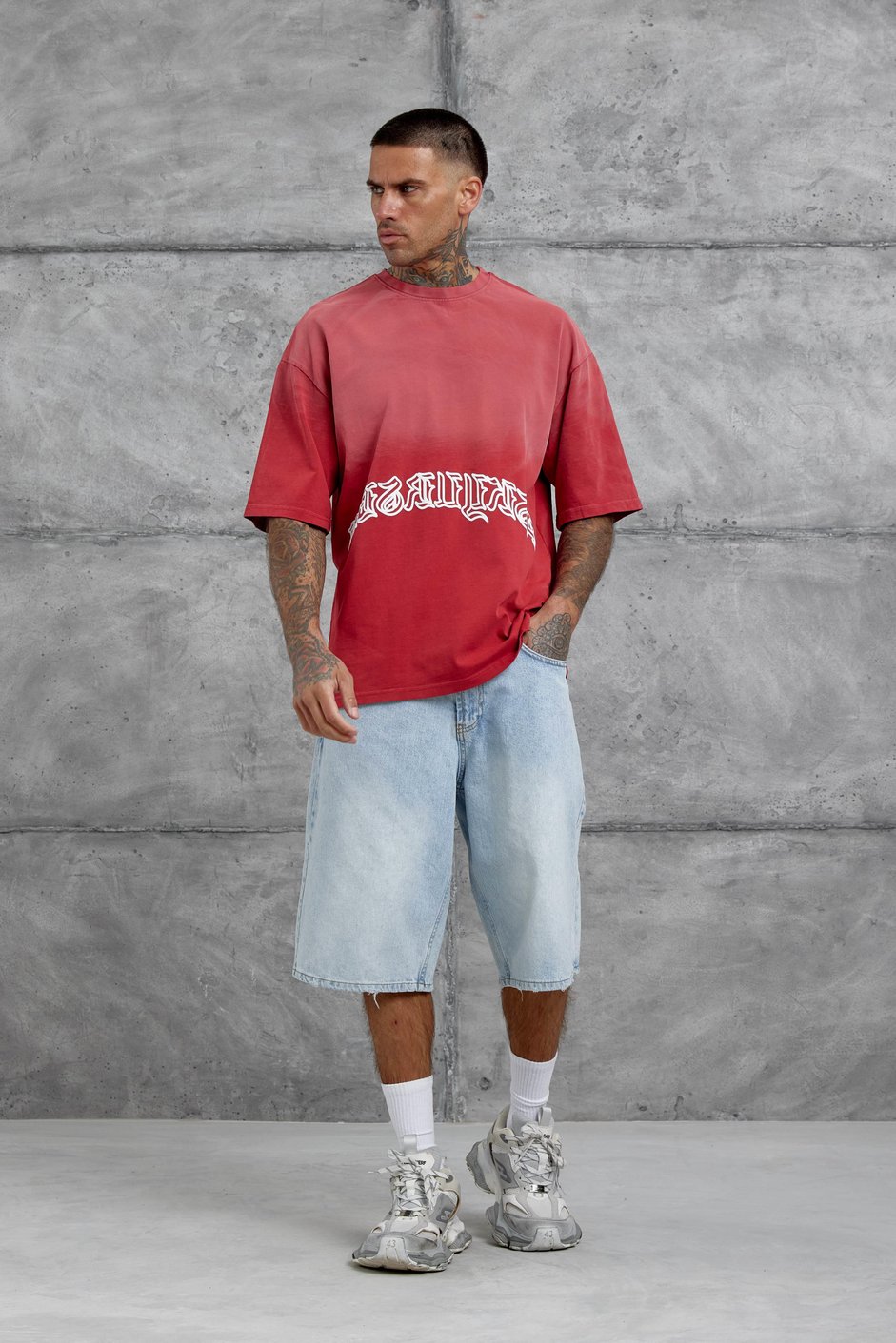 Kırmızı İşaretli Yazı Baskılı Yıkamalı Oversize Tshirt