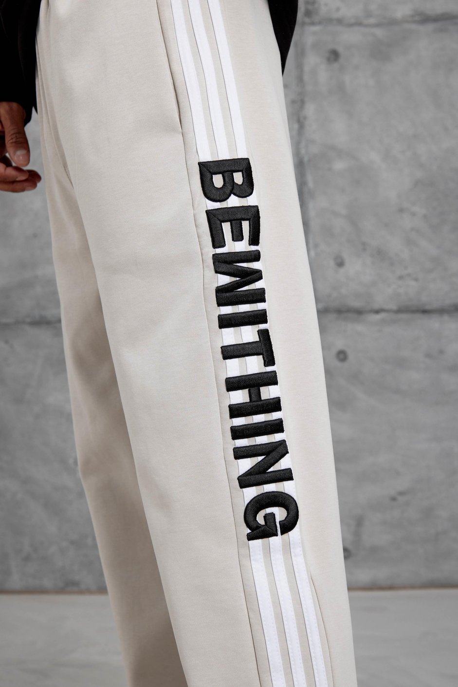 Krem Bewithing Yazılı Baggy Kalıp Eşofman Altı