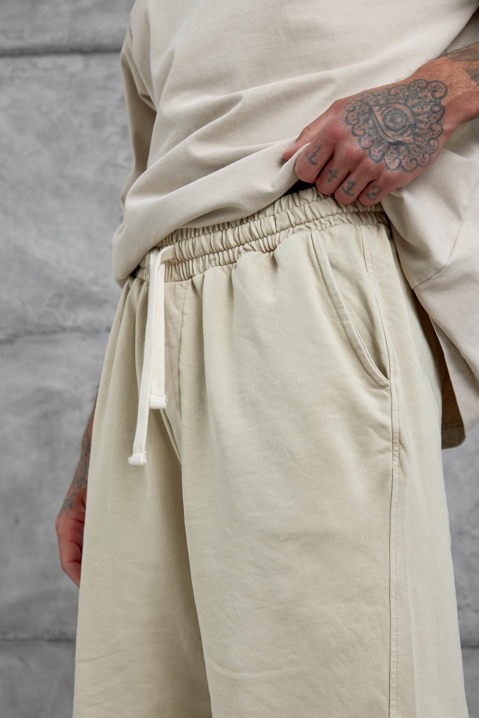 Krem Yıkamalı Oversize Şort