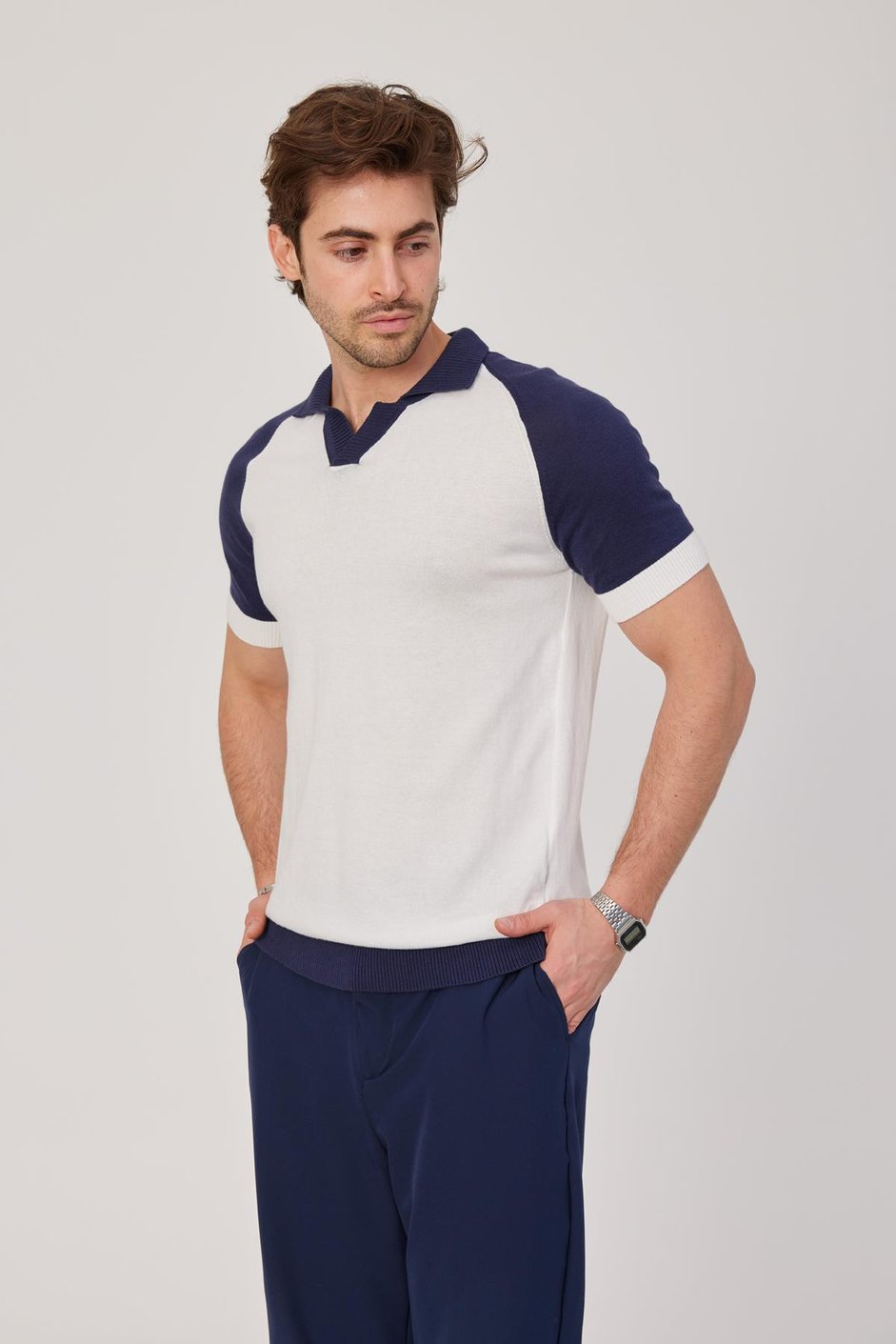Lacivert Detaylı Beyaz Triko Tshirt