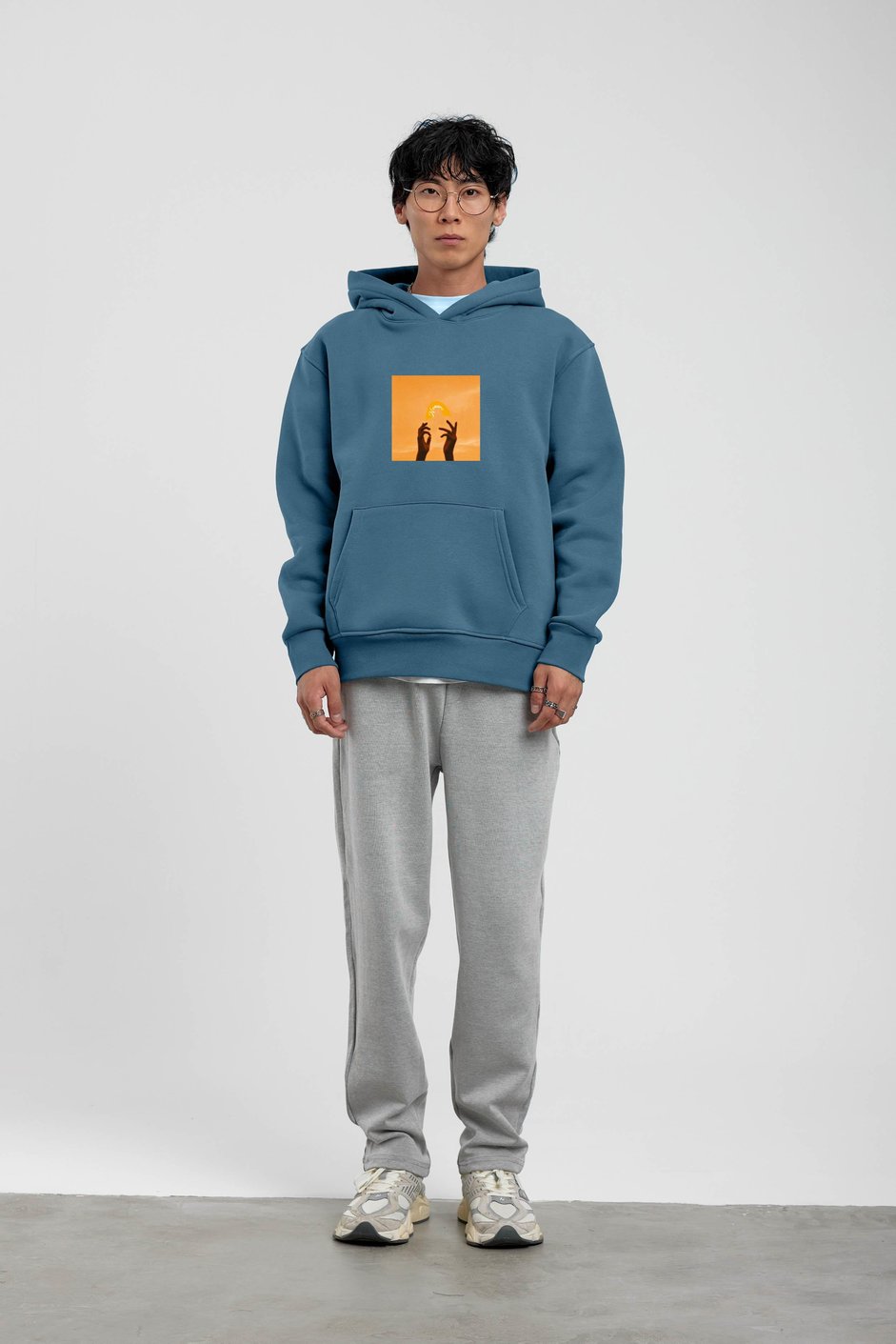 Mavi El Baskılı Kapüşonlu Sweatshirt