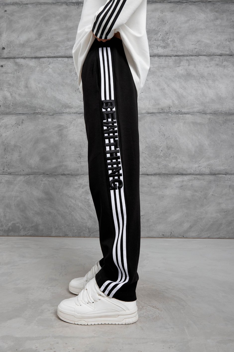 Siyah Bewithing Yazılı Baggy Kalıp Eşofman Altı