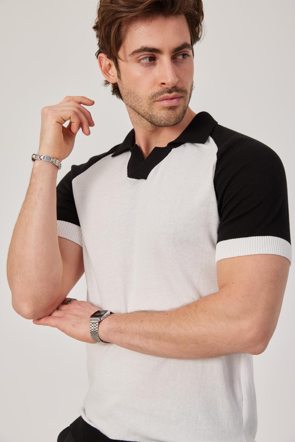Siyah Detaylı Beyaz Triko Tshirt