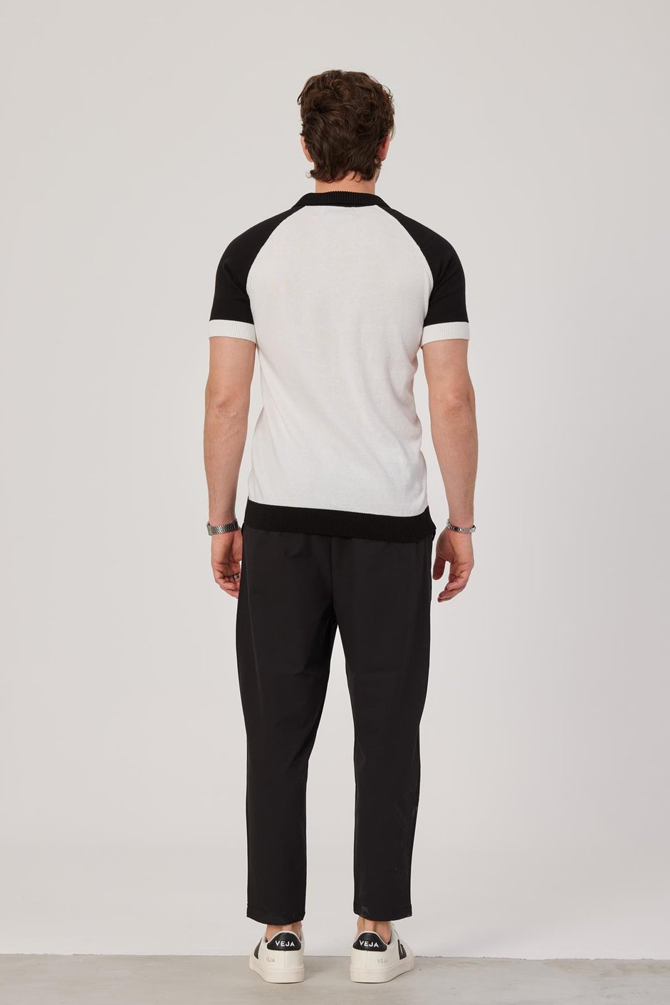 Siyah Detaylı Beyaz Triko Tshirt