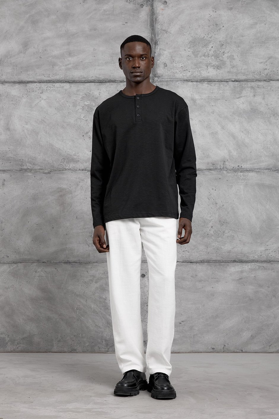 Siyah DÜĞMELİ OVERSIZE SWEATSHIRT