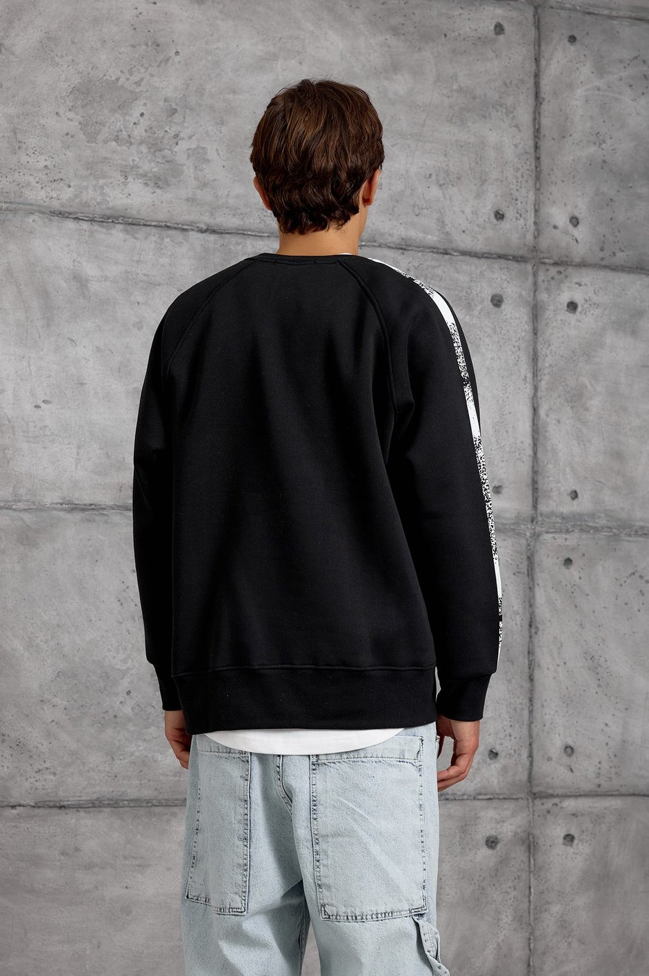 Siyah FIRÇA BOYALI SWEATSHIRT