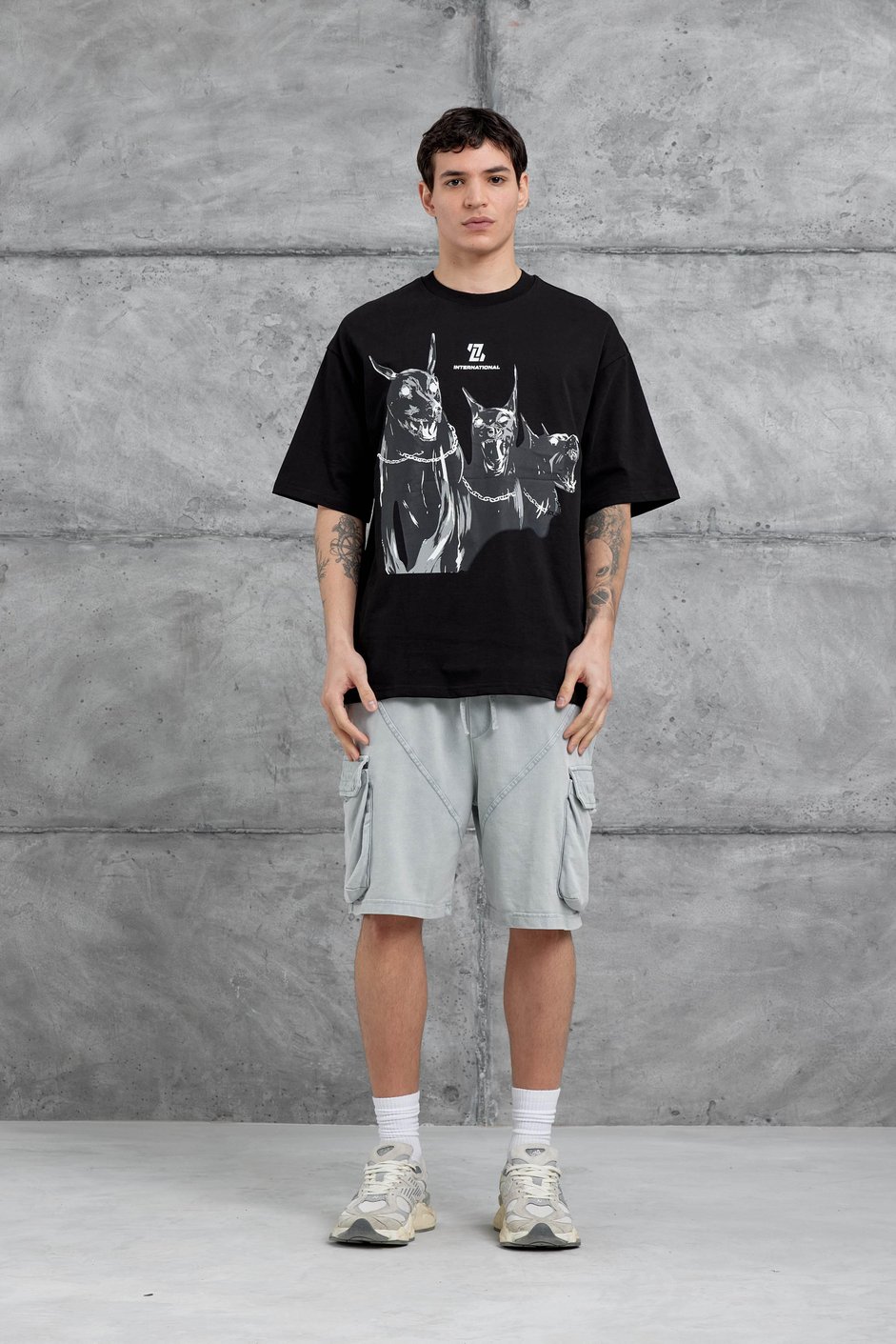 Siyah İnternational Yazılı Resimli Oversize Tshirt