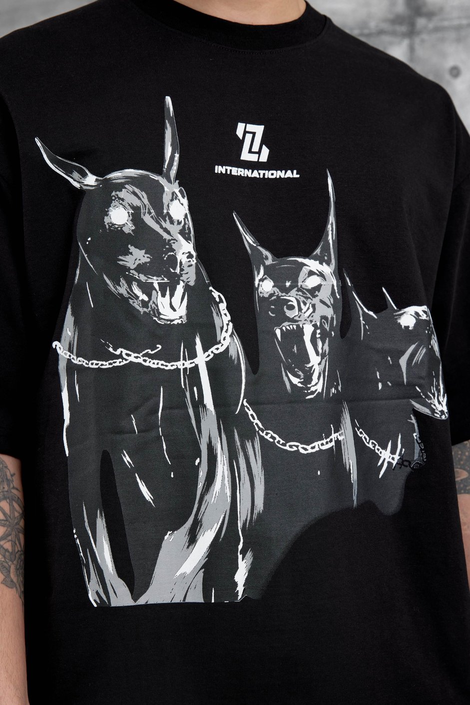 Siyah İnternational Yazılı Resimli Oversize Tshirt