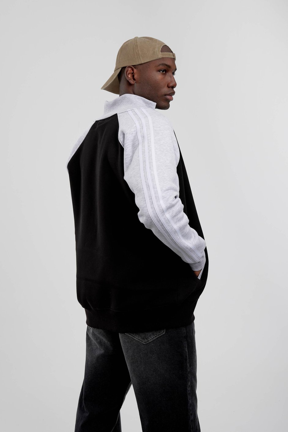 Siyah Kolu 3 Çizgili Fermuarlı Sweatshirt