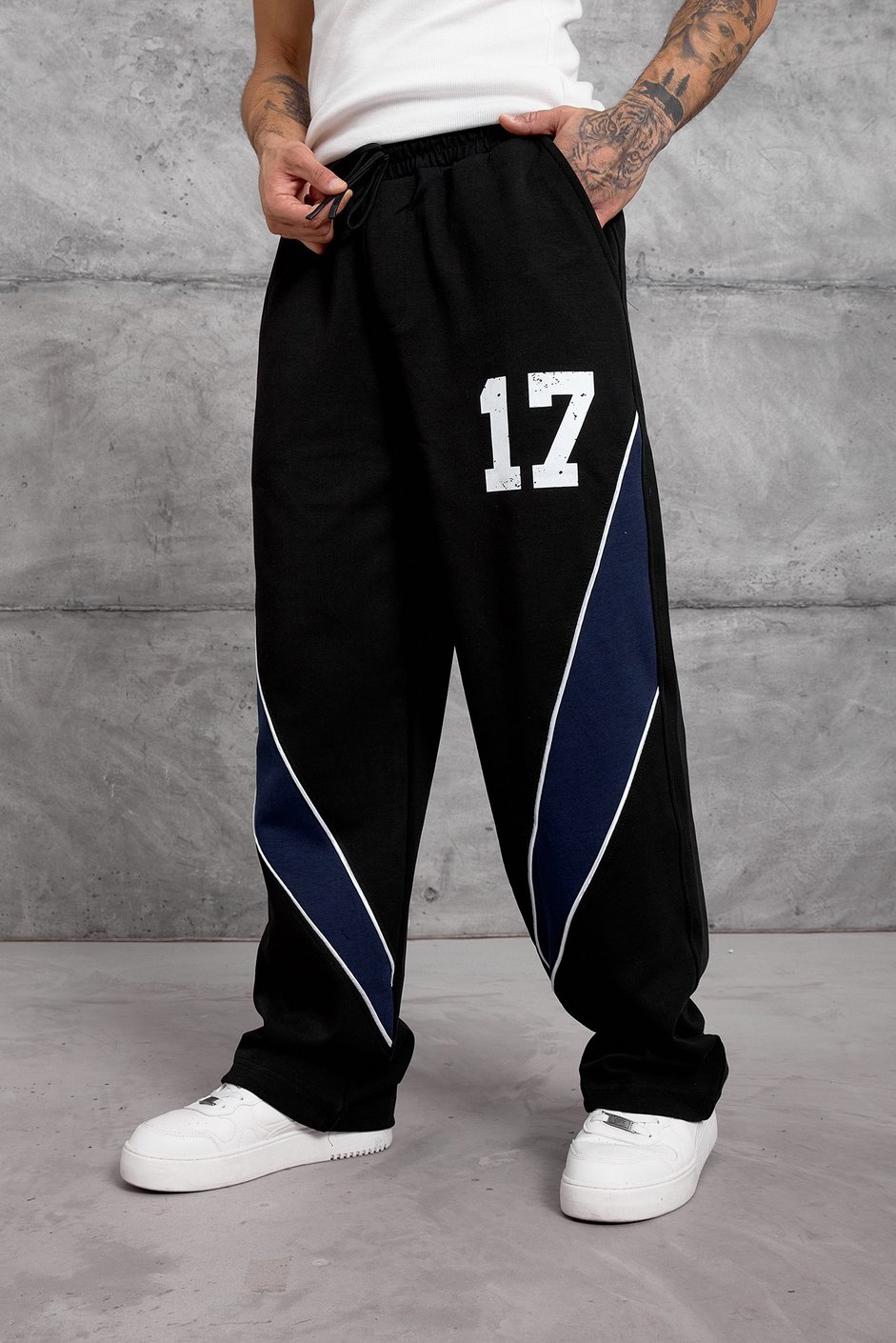 Siyah ŞERİTLİ 17 RAKAM BAGGY EŞOFMAN ALTI