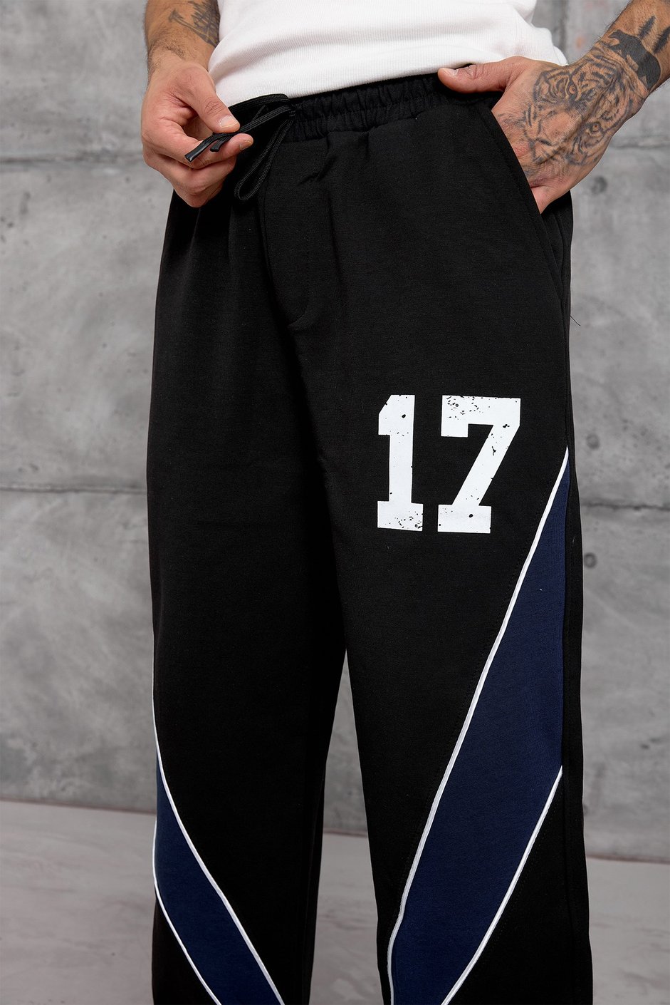 Siyah ŞERİTLİ 17 RAKAM BAGGY EŞOFMAN ALTI