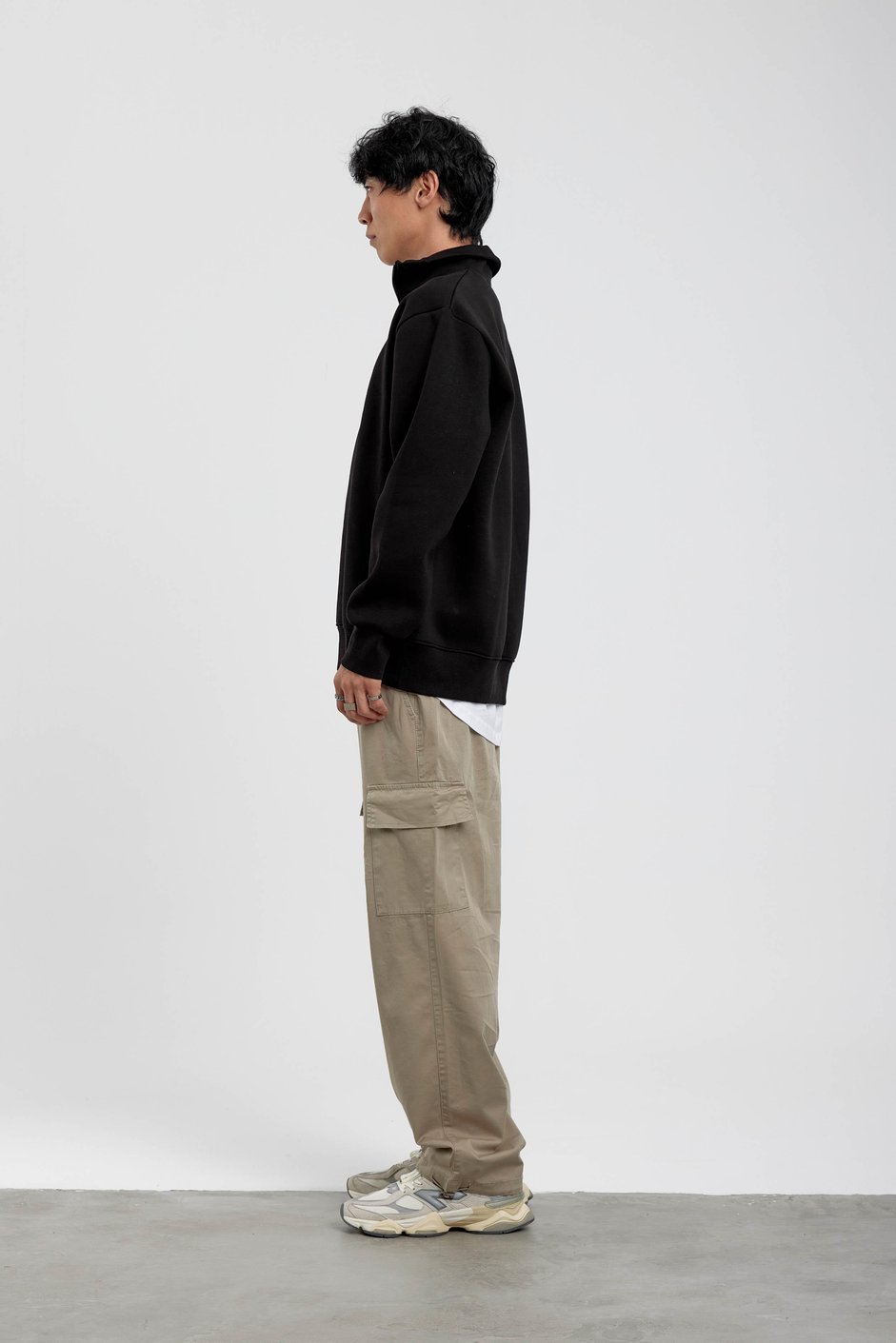 Siyah Yakası Fermuarlı Basic Şardonlu Sweatshirt