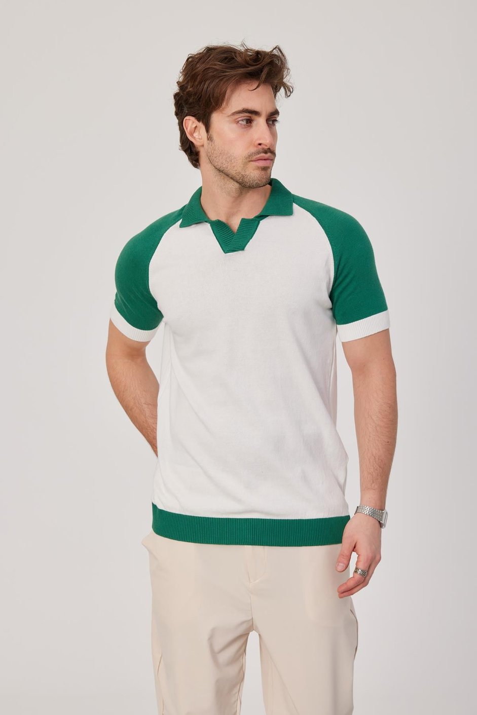 Yeşil Detaylı Beyaz Triko Tshirt