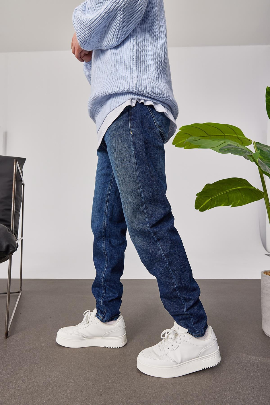 15800 Koyu Taşlamalı Jean