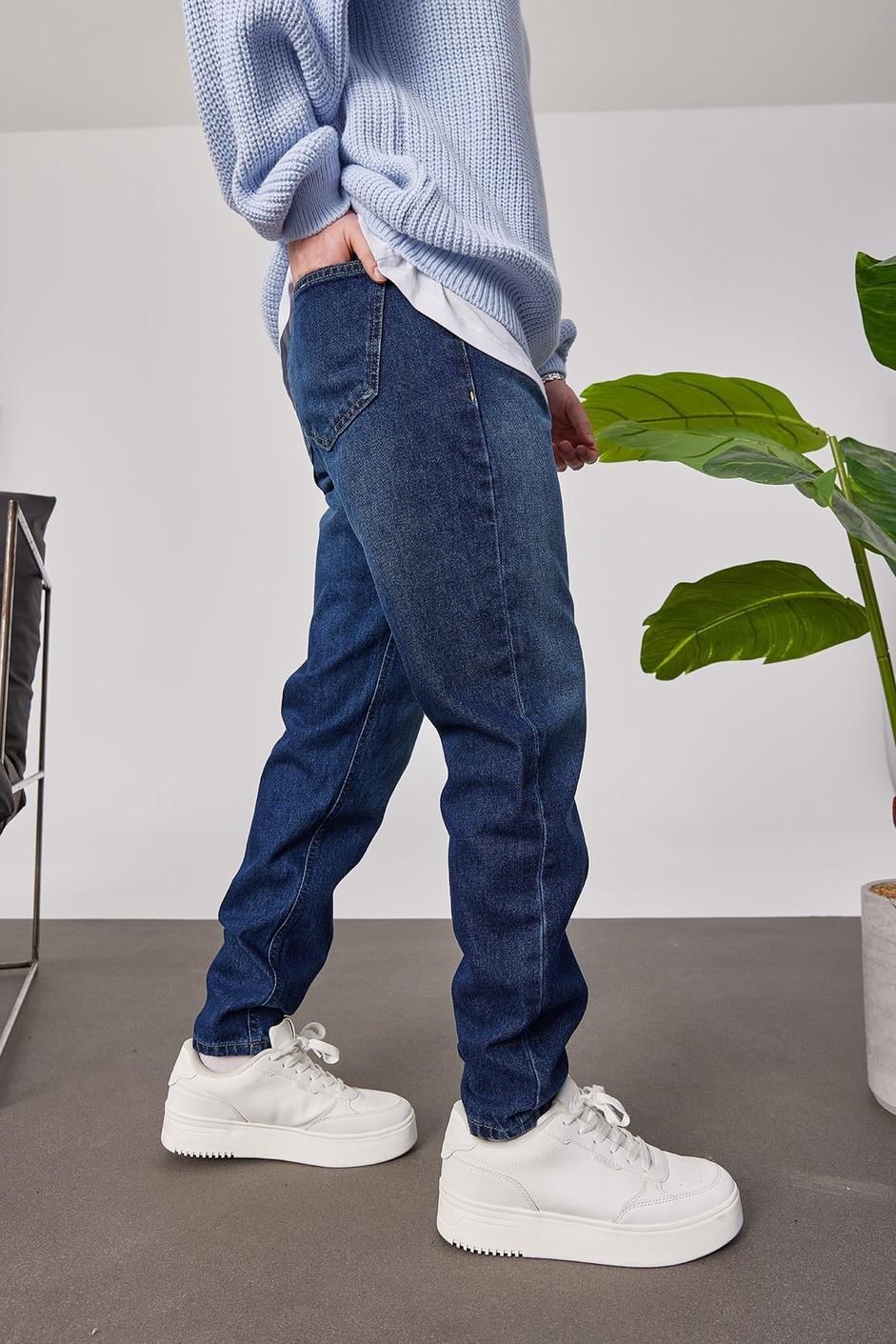 15800 Koyu Taşlamalı Jean