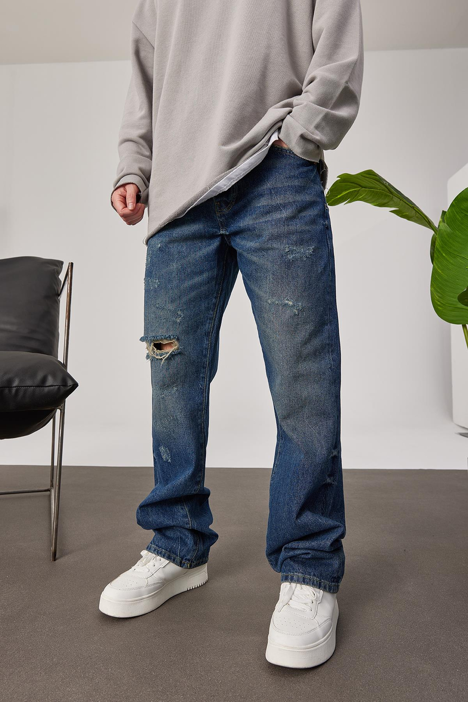 15813 Yırtık Detaylı Jean