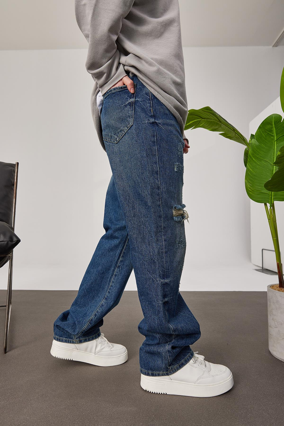 15813 Yırtık Detaylı Jean