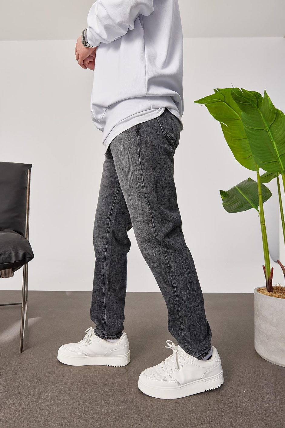 15846 Taşlamalı Füme Jean