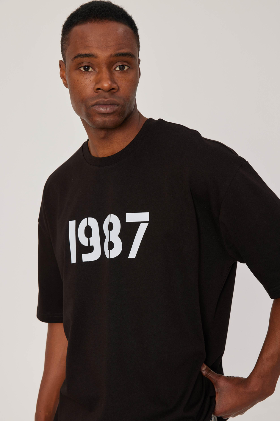 1987 Baskılı Siyah Tshirt