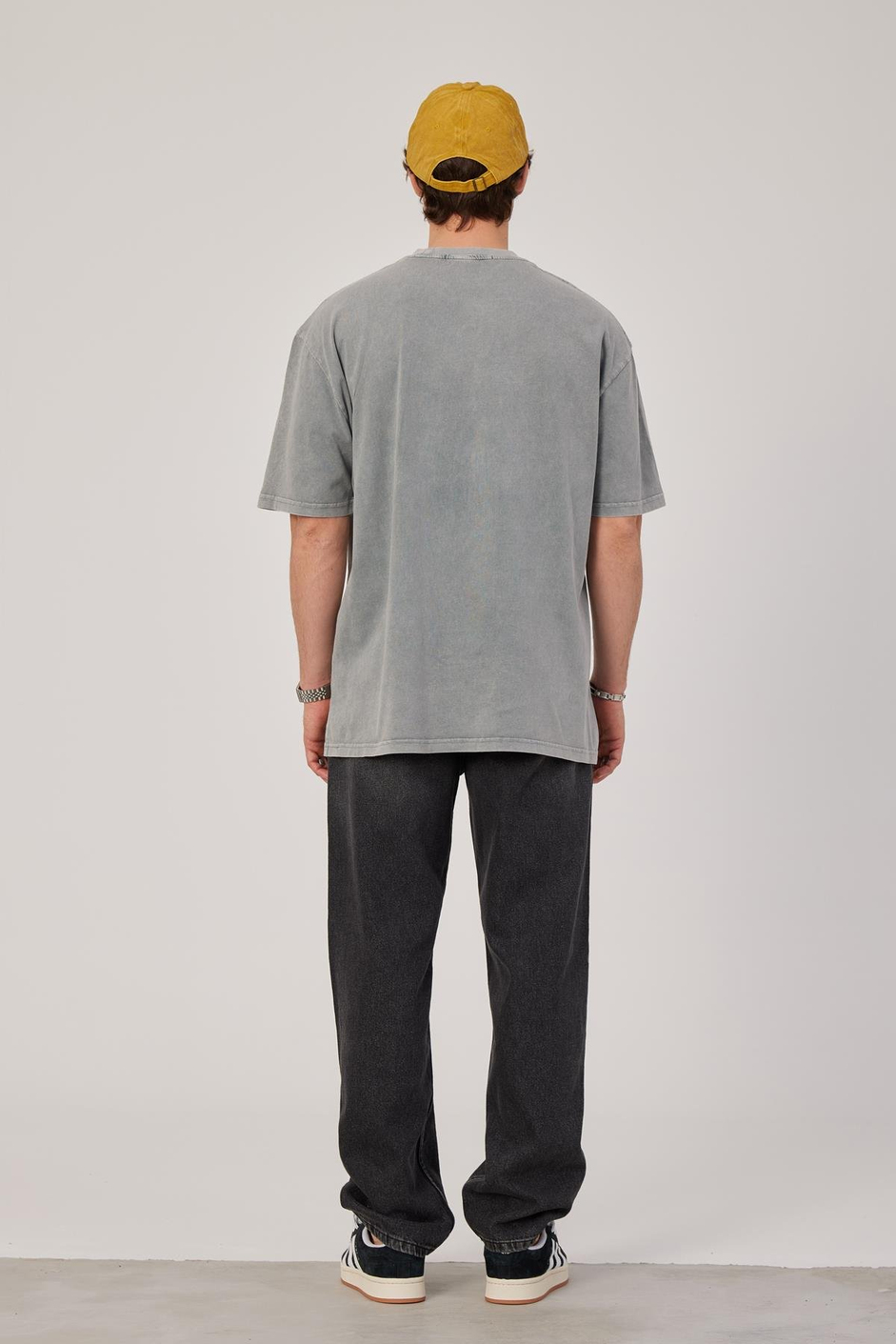 30 Rakam Baskılı Yıkamalı Gri Tshirt